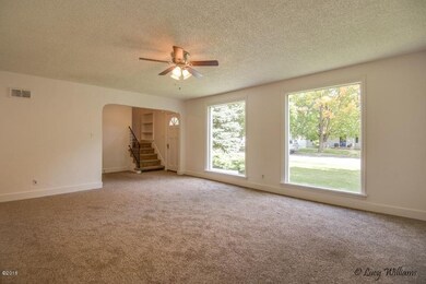 Living Room to Entry