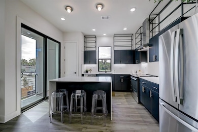 4932 Old Spanish Trail unit D201, Houston, TX 77021 - photo 5