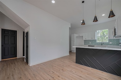 1014 13th St, Galveston, TX 77550 - photo 3