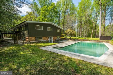 11005 Picasso Ln, Potomac, MD 20854 - photo 2