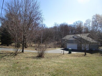 03Front distant (1).jpg