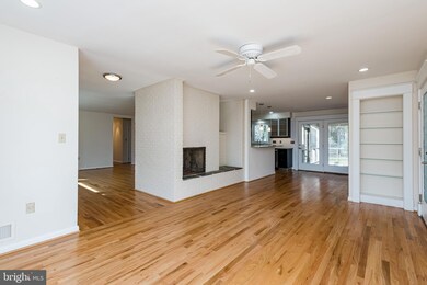 102 Lake View Dr, Annapolis, MD 21403 - photo 3