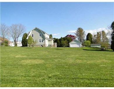 121 Peckham Ln, Middletown, RI 02842 - photo 4