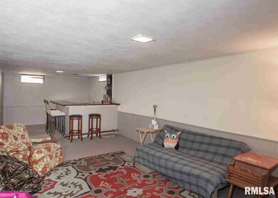 3615 N Linwood Ave, Davenport, IA 52806 - photo 6