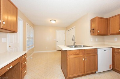 111 Petree Rd, Winston Salem, NC 27106 - photo 4