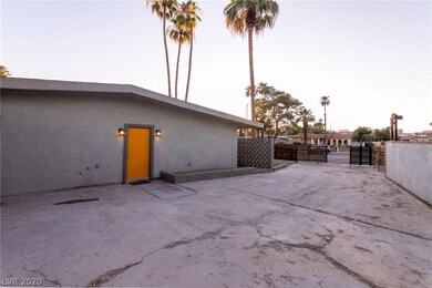 3334 Seminole Cir, Las Vegas, NV 89169 - photo 2