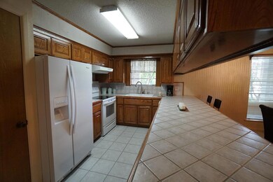 101 Glenmoor Dr, Fredericksburg, TX 78624 - photo 5