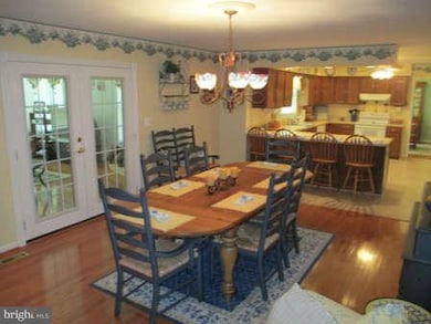 307 Neale Ct, Sykesville, MD 21784 - photo 5