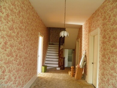 Upsairs Foyer