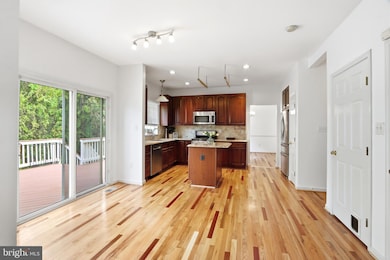 18913 Porterfield Way, Germantown, MD 20874 - photo 7