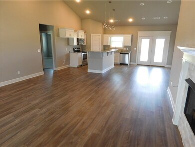 961 Pinnacle St, Prairie Grove, AR 72753 - photo 2