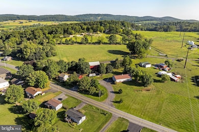 1175 W Swartzville Rd, Reinholds, PA 17569 - photo 3