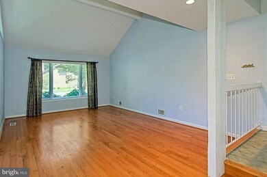 5333 Southport Ln, Fairfax, VA 22032 - photo 2