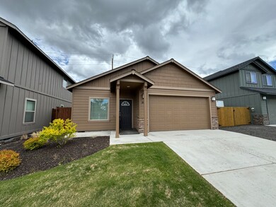 3080 NW Alder Place, Redmond, OR 97756 - photo 2