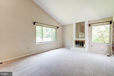 5913 Veranda Dr, Springfield, VA 22152 - photo 4