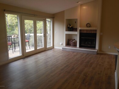 Living Room to southfacing deck