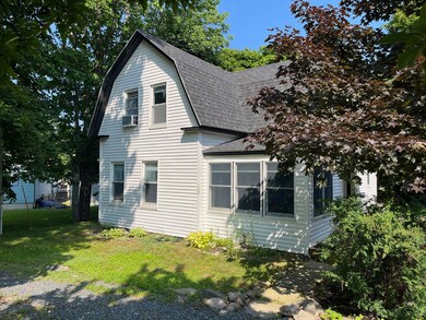 Notice the gambrel rook line ic