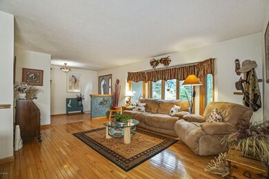 137 Buckboard Ln, Lords Valley, PA 18428 - photo 5