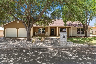 105 Edgewood Dr, Fredericksburg, TX 78624 - photo 2