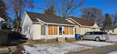 2106 Fairfax Rd, Toledo, OH 43613 - photo 3