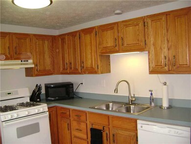 Kitchen. Equipped Kitchen with hardwood floors rea