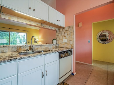 2050 SE West Dunbrooke Cir, Port Saint Lucie, FL 34952 - photo 7