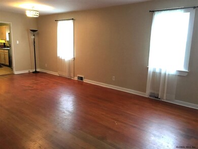 42 Woodrow Ct, Troy, NY 12180 - photo 2