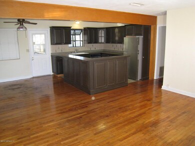 2268 Hirsch Ct, Jacksonville, FL 32216 - photo 3