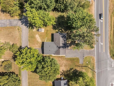 605 W Gum St unit 605 W Gum St, Marion, KY 42064 - photo 3