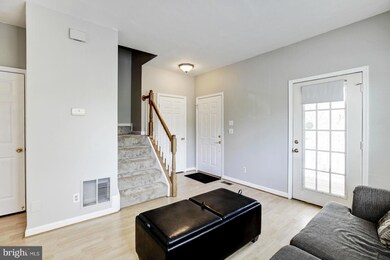 4982 Marshlake Ln, Dumfries, VA 22025 - photo 7