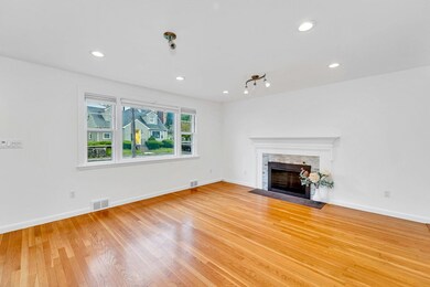 30 Charles St, Salem, MA 01970 - photo 4