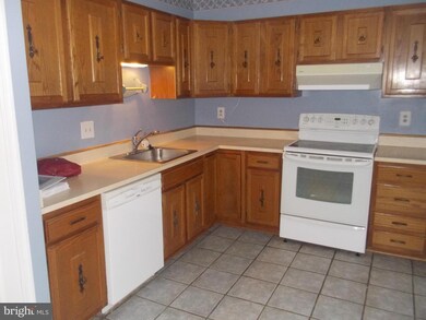 9437 Fens Hollow, Laurel, MD 20723 - photo 3