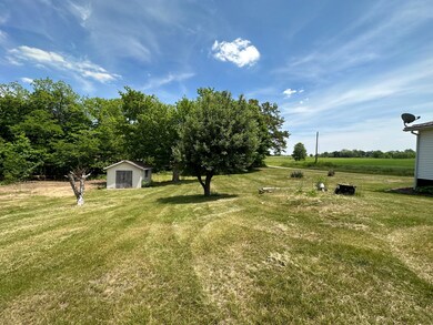 2586 W Grubb Ln, Covington, IN 47932 - photo 4