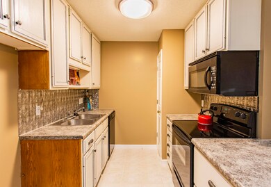 Kitchen b