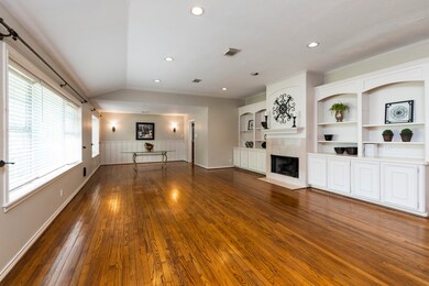 7606 Wedgewood Ln, Houston, TX 77055 - photo 7