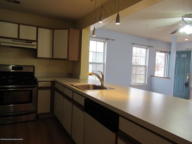 66 Madison Ct unit 48, Tinton Falls, NJ 07712 - photo 6