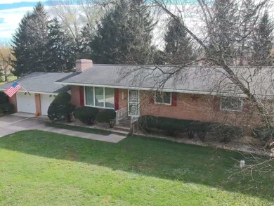 6670 Locust Rd, Bath, PA 18014 - photo 2