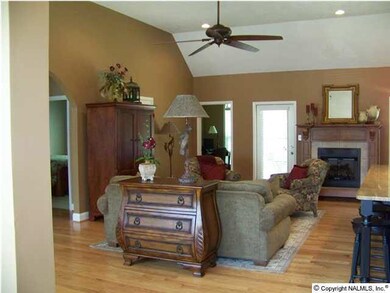 219 Laurel Wood Dr, Rainbow City, AL 35906 - photo 2