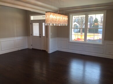 407 Elmcrest St, Elmhurst, IL 60126 - photo 2