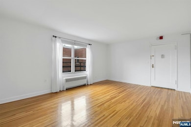 Linwood Park unit 5C, Fort Lee, NJ 07024 - photo 4