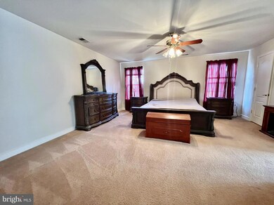 13031 Torchlight Dr, Woodbridge, VA 22193 - photo 6