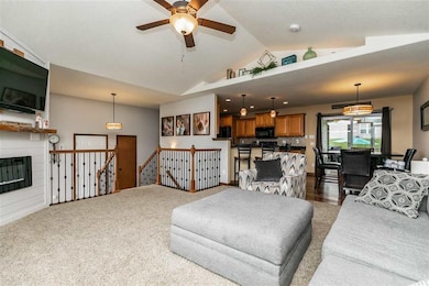 1611 Colony Ct SE, Cedar Rapids, IA 52403 - photo 7