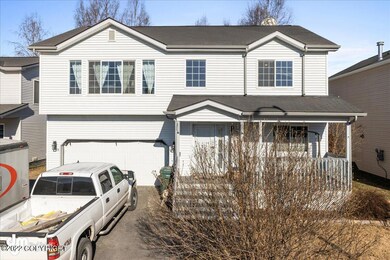 25-Exterior Front 20220427-DW-6224