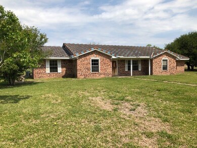 507 E San Bernard St, Brazoria, TX 77422 - photo 4