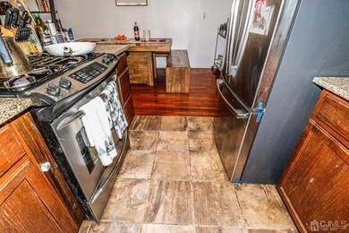 55 Gill Ln unit 21, Iselin, NJ 08830 - photo 7