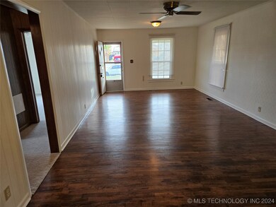 1213 E Mcleod Ave, Sapulpa, OK 74066 - photo 2