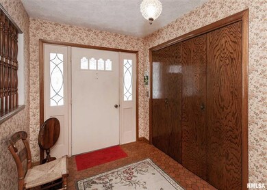 2401 3rd St, Moline, IL 61265 - photo 3