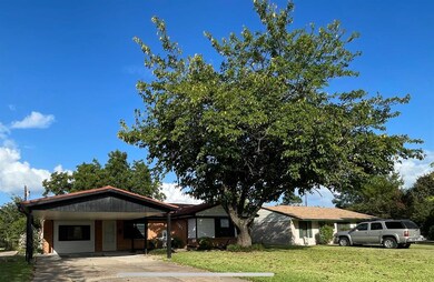 1307 S 1st St, Corsicana, TX 75110 - photo 4