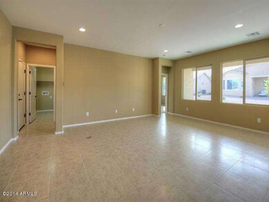 005_Living Room