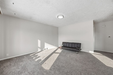 1048 Clifton St NE, Cedar Rapids, IA 52402 - photo 3